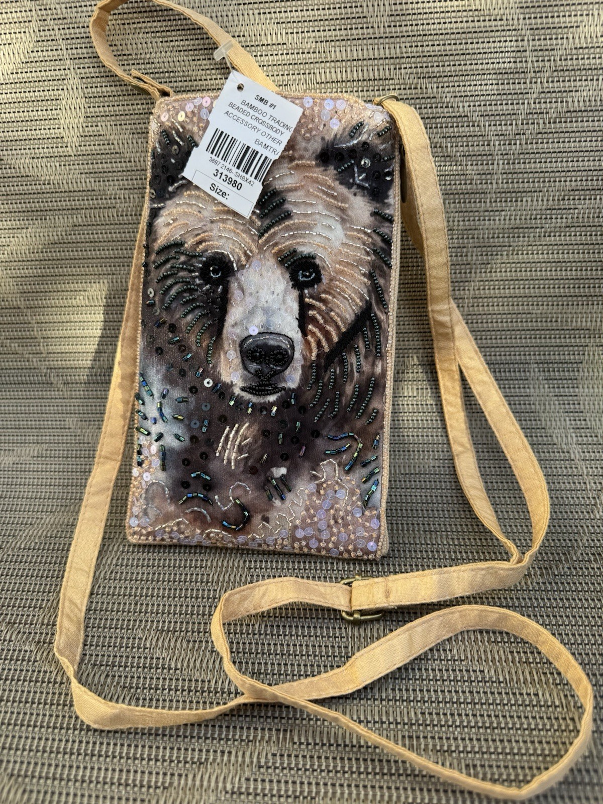 BAMBOO TRADING HAND BEADED GRIZZLY BEAR CLUB BAG CELLPHONE CROSSBODY WRISTLET