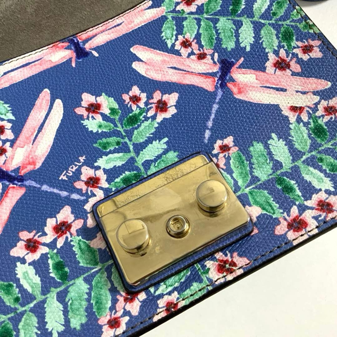 FURLA Metropolis Shoulder Bag Dragonfly Motif Crossbody 21x16x8 cm Bag