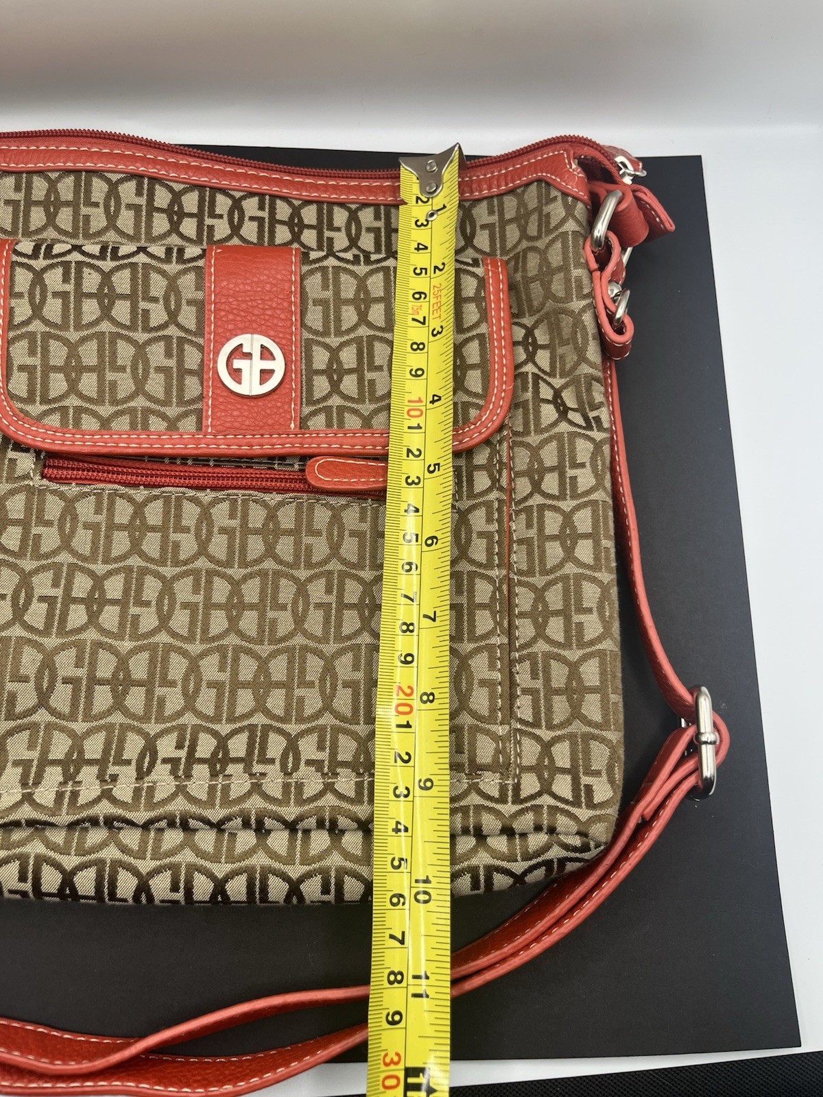 Giani Bernini Logo Crossbody Bag Beige/Brown Red Trim Zip Pockets Strap