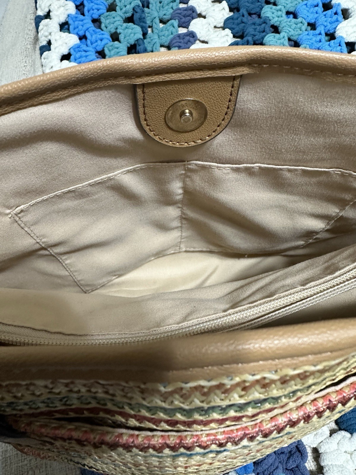 Multicolor Striped Tote Bag Tan Double Handles Zip Top Inner Pockets Charm
