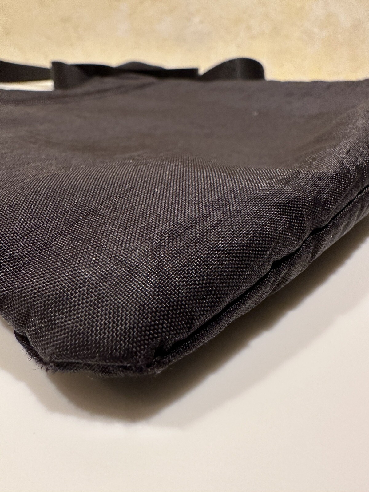 Baggallini black crossbody Purse Quilted Pocket On Front Pocket On Back