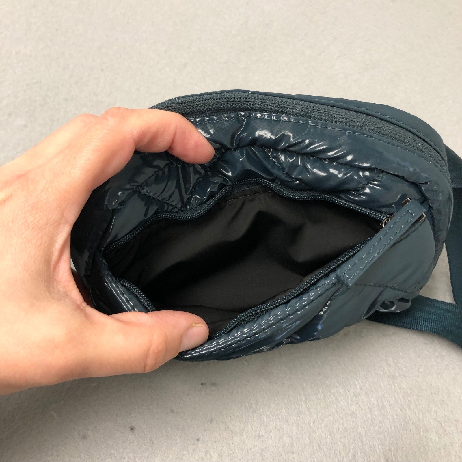 Athleta Excursion Belt Bag Women OS Dark Green Quilted Shiny Patent Activewear