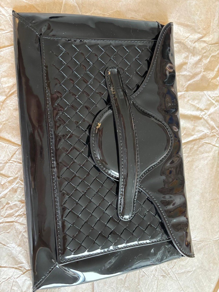 Bottega Veneta Black Patent Intrecciato Flap Clutch Bag Auth Card Made in Italy