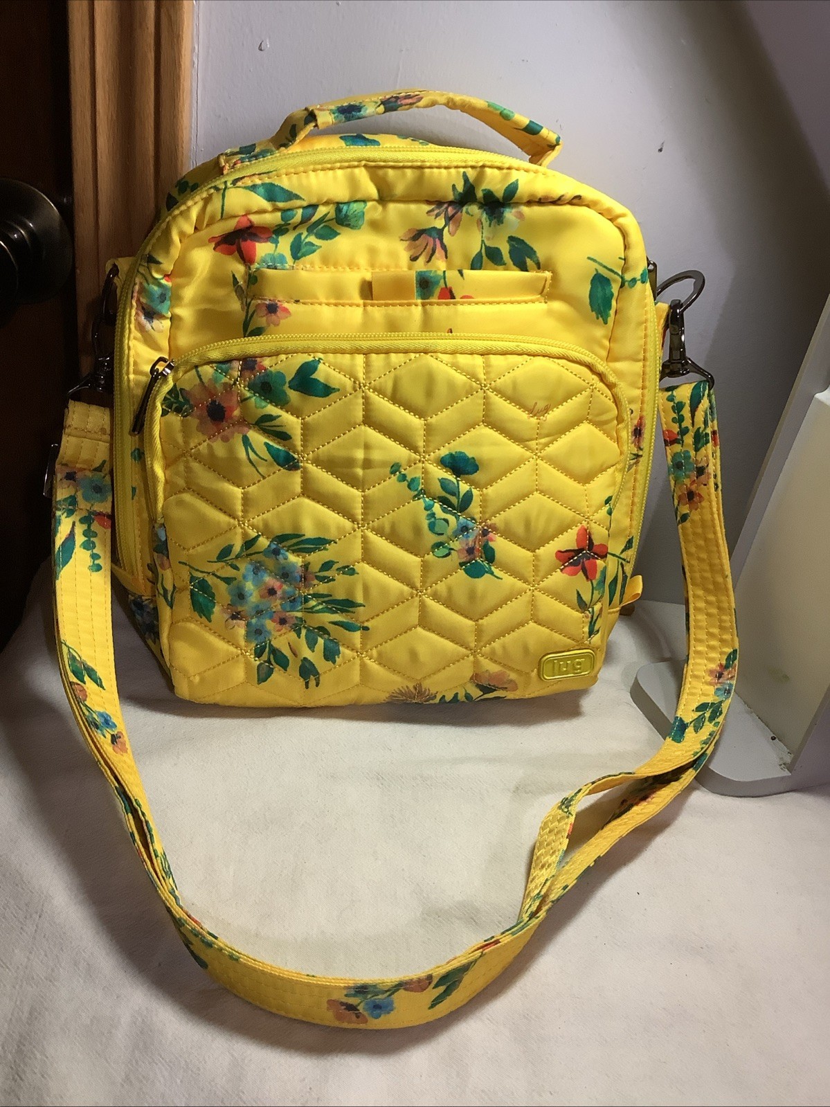 Lug Ranger Crossbody Bag Womens Medium Yellow Floral Excellent Quilted Travel
