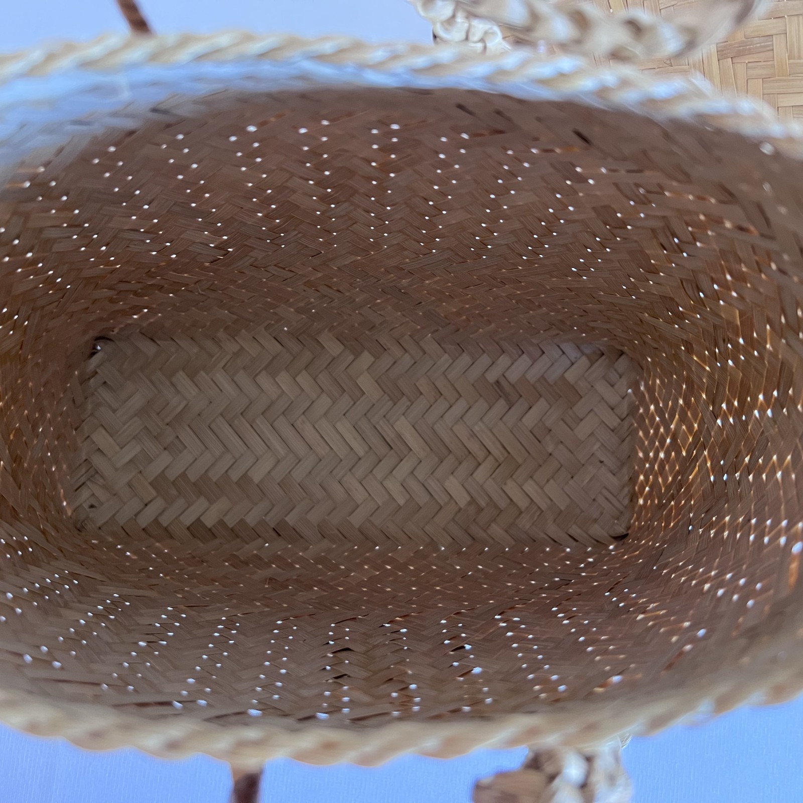 Vintage Hand Woven Straw Basket Handbag Shoulder Bag Folk Art Boho Purse Lid