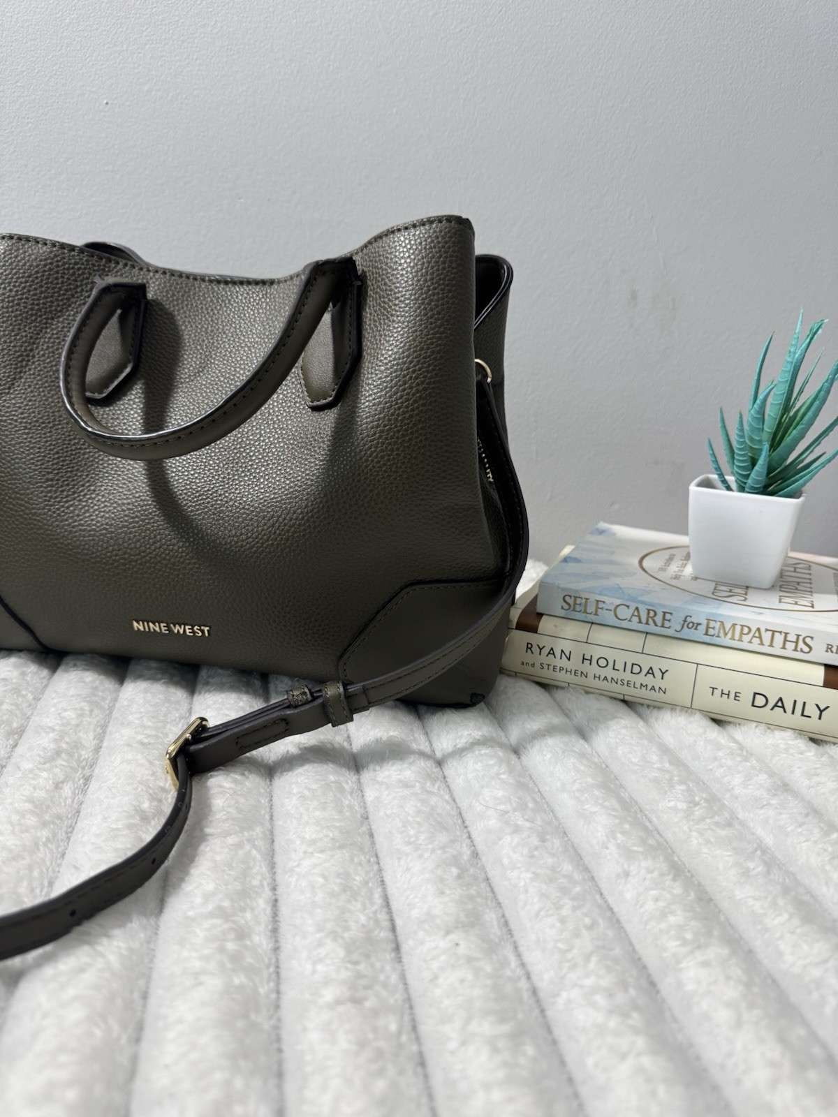 Nine West Green Pebbled Top Handle Satchel, Detachable Strap, Zip/Magnetic