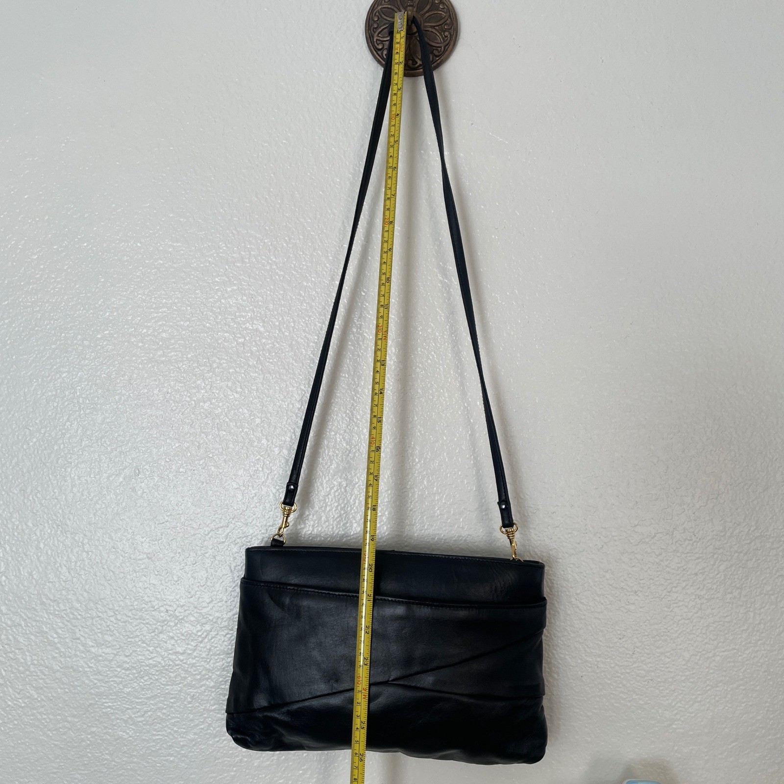 Amanda Smith Black Leather Crossbody Bag Pleated Clutch Gold Hardware