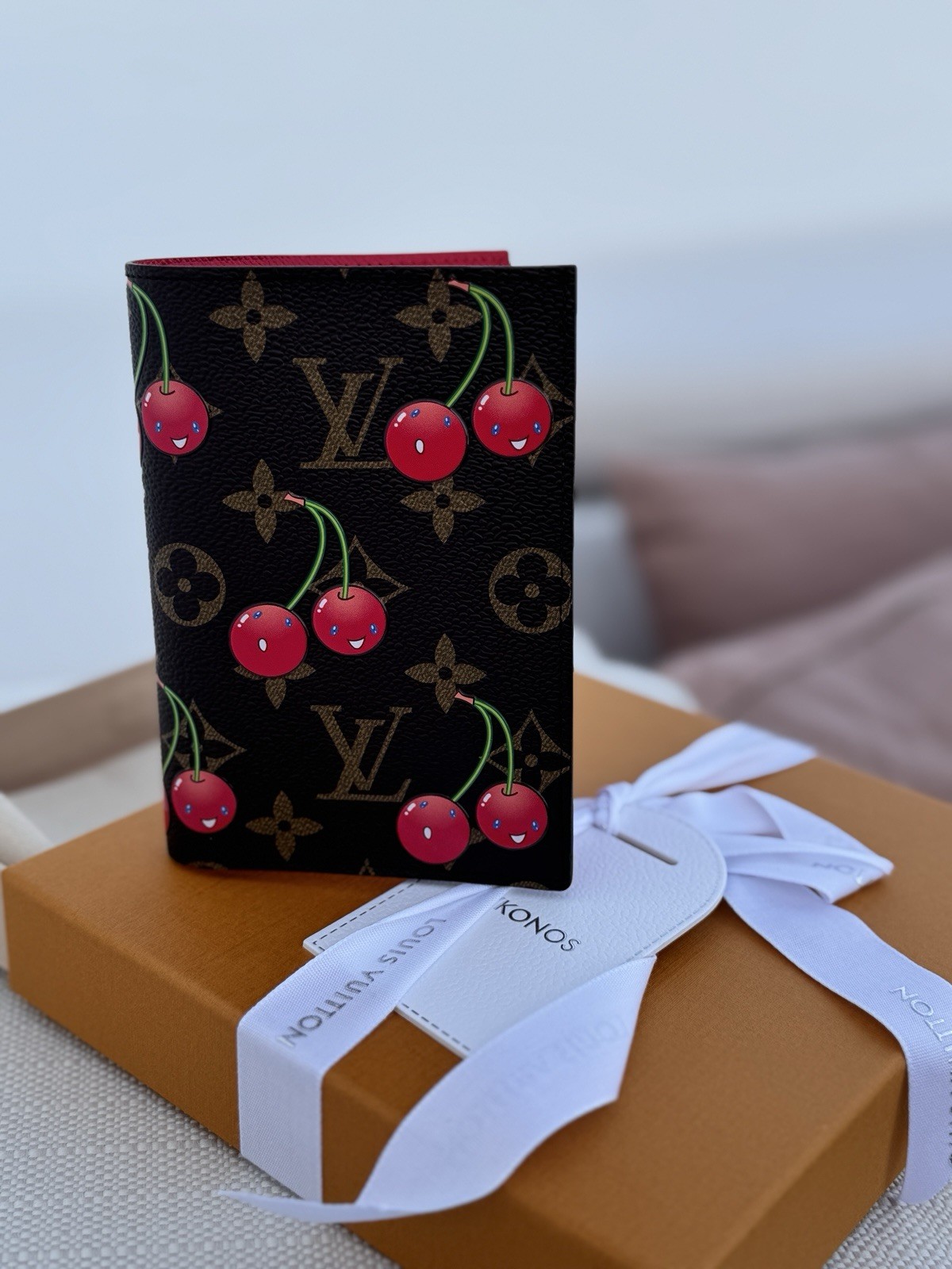 🍒Louis Vuitton x Takashi Murakami Monogram Cerise Passport Holder 2025 M13424