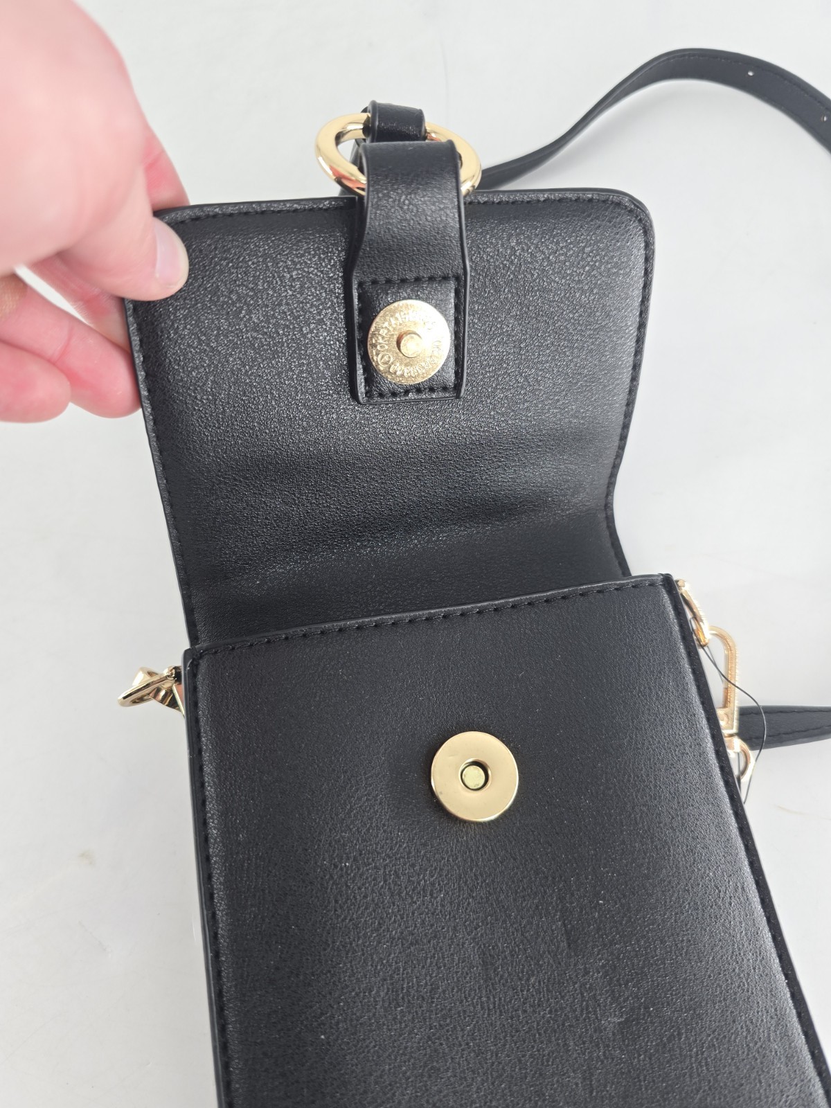 Becool Vegan Leather Ring Ring Phone Case Crossbody Clutch Black Brass NWT
