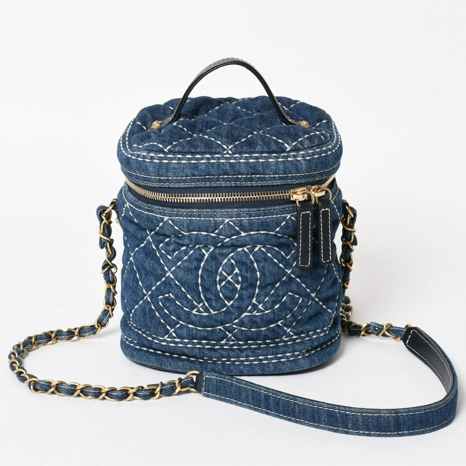 Item CHANEL Vanity Chain Shoulder Bag AS1336 Model 28 Coco Mark Denim Wild Stitc