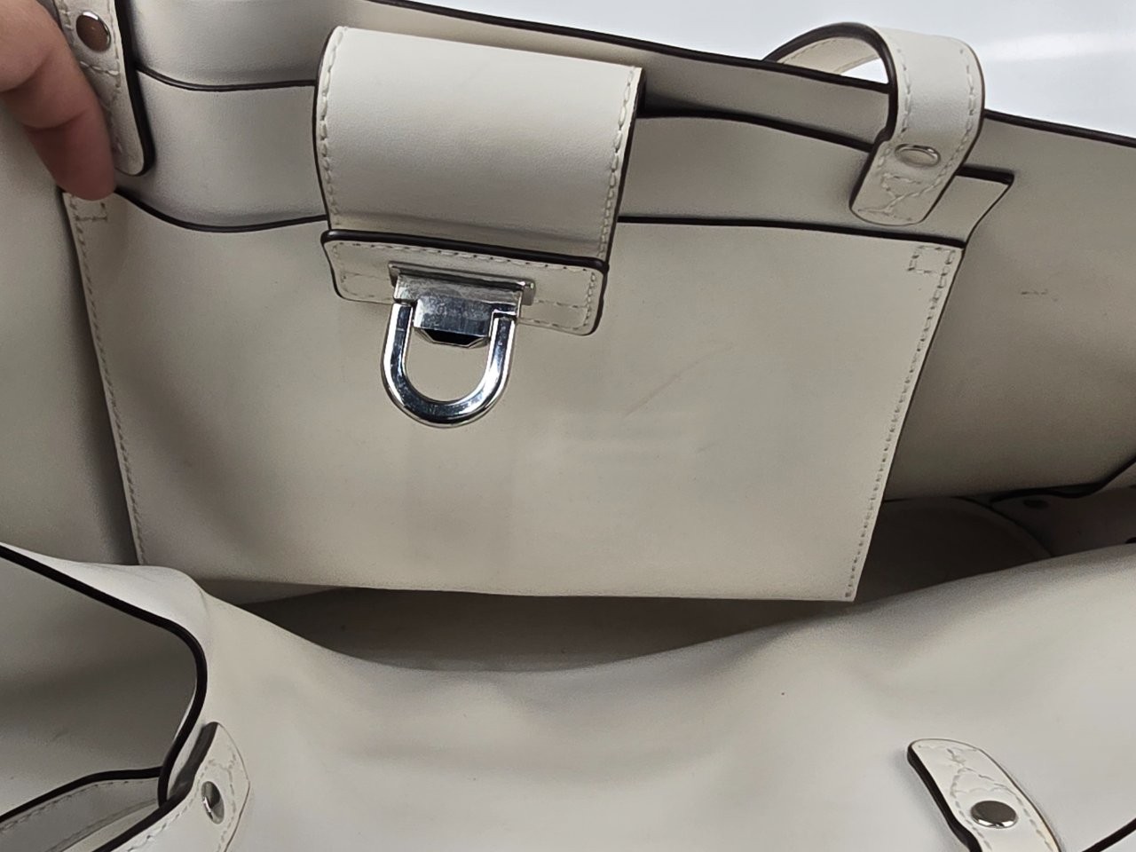 Michael Kors Tote Shoulder Bag White Leather Studded Flip Lock Clasp Closure