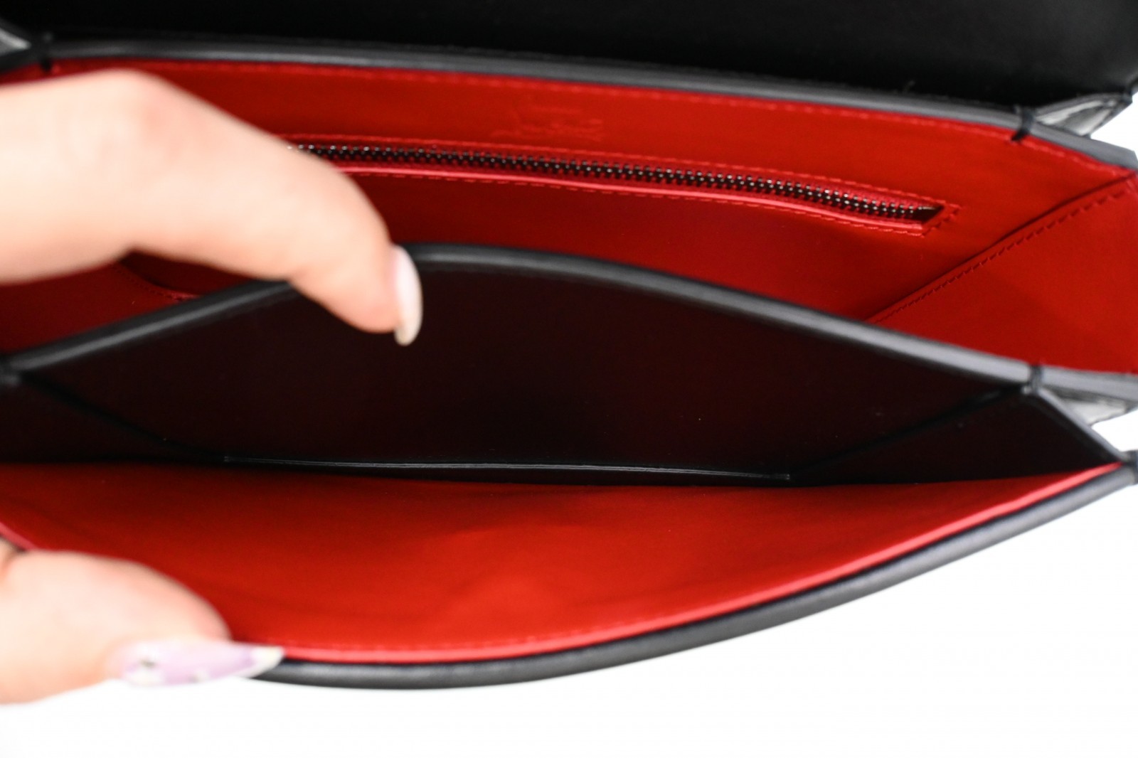 Authentic Christian Louboutin Caraskey Shoulder Bag, Leather, Black, 3225079