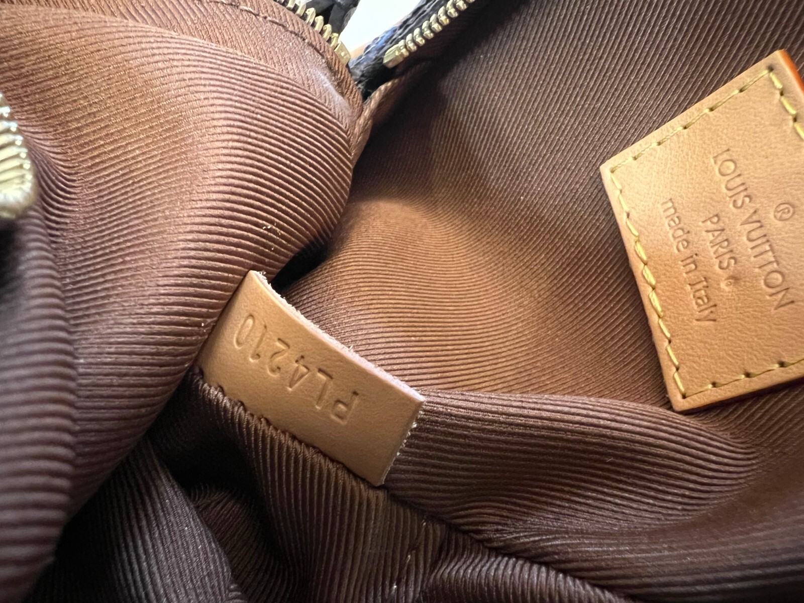 Authentic LOUIS VUITTON Game On Paname Set Bag