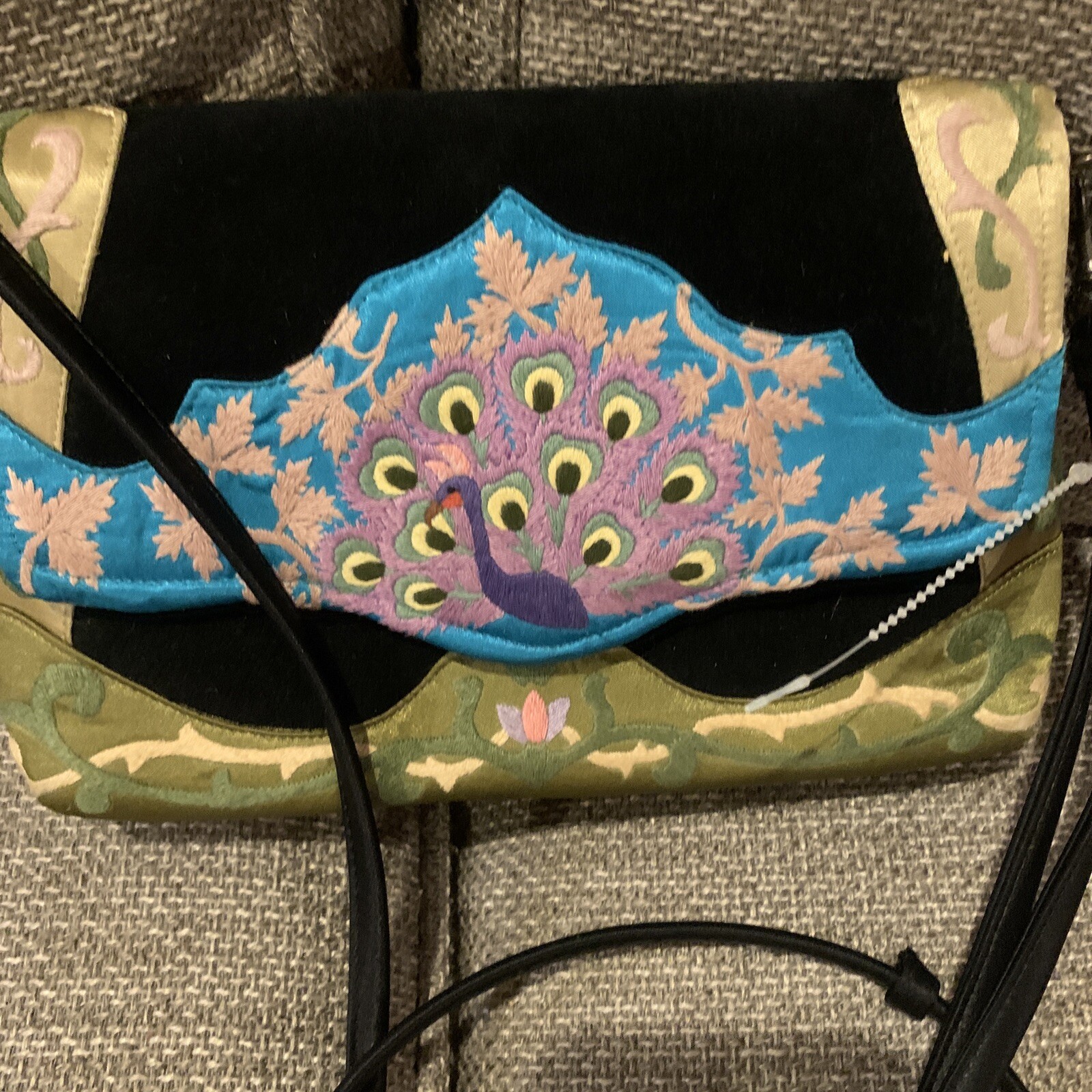 OOVOO PURSE, Hand Embroidered Silk Multicolor/ Design By Hong Tu