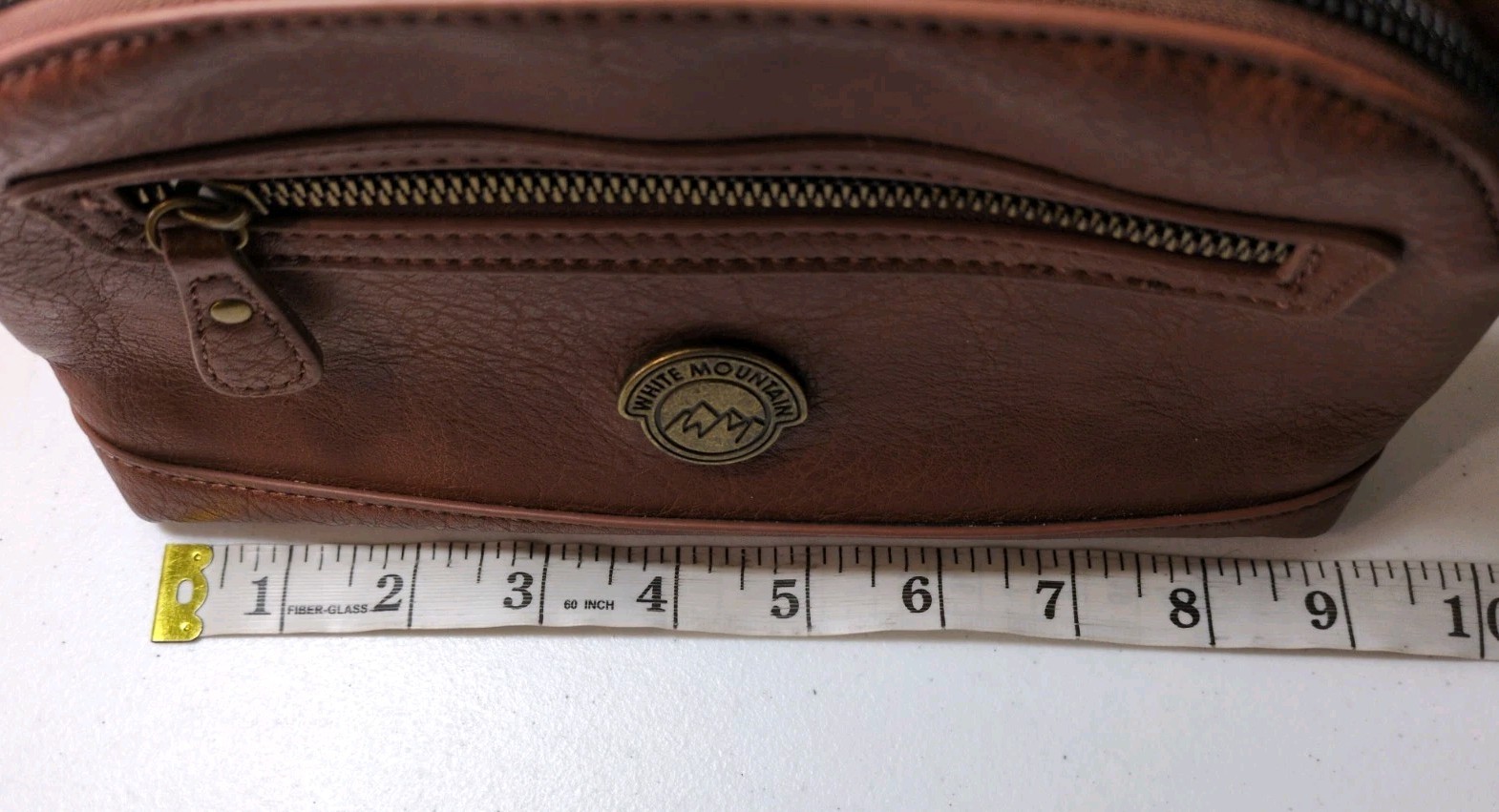 White Mountain brown Faux leather Crossbody purse 9″ x 7″ x2.5 Western 3 zippers