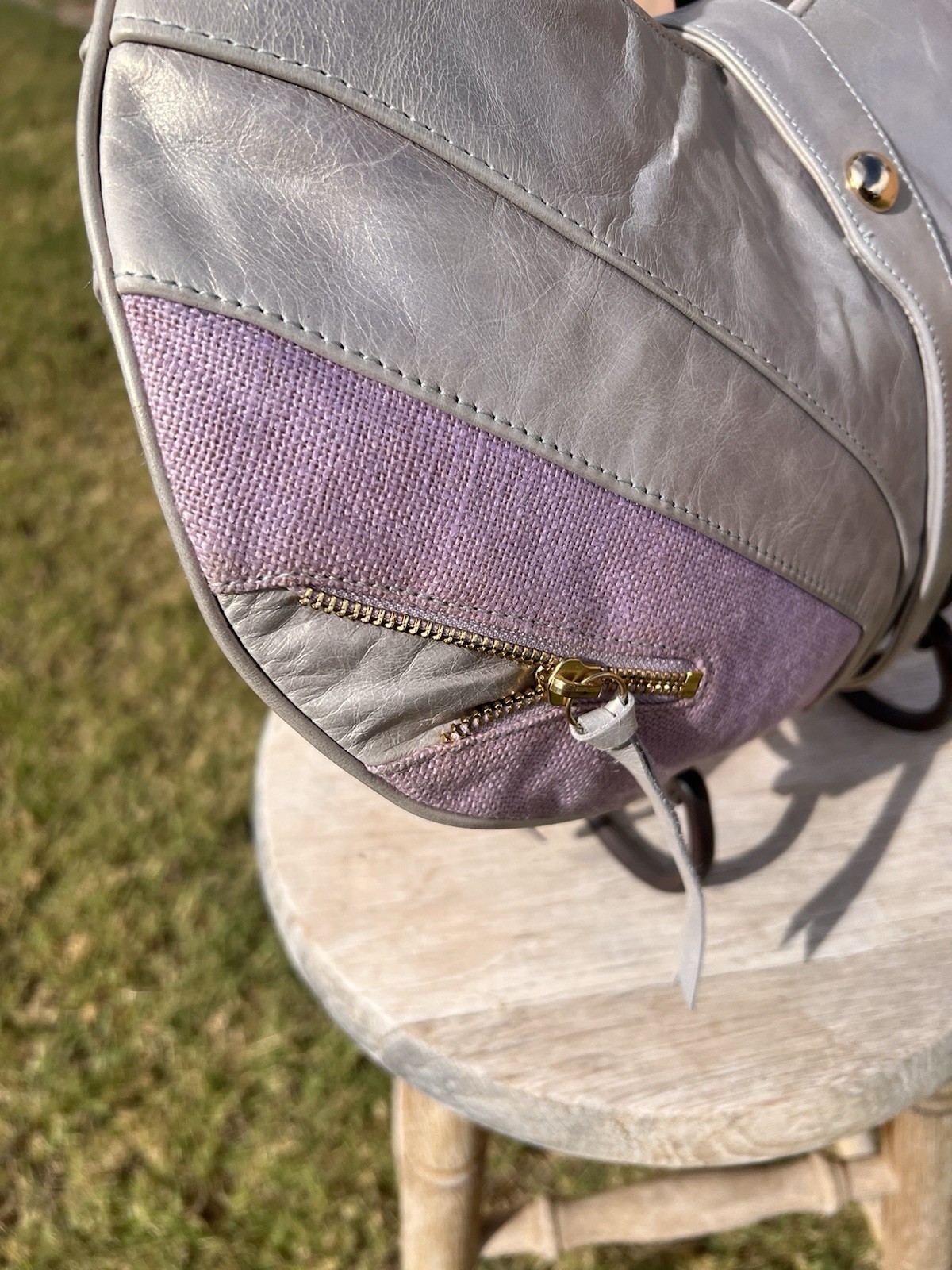 BOTKIER VINTAGE ICONIC CRESCENT HOBO BAG LAVENDER & PEARL LEATHER TRIGGER CLIP