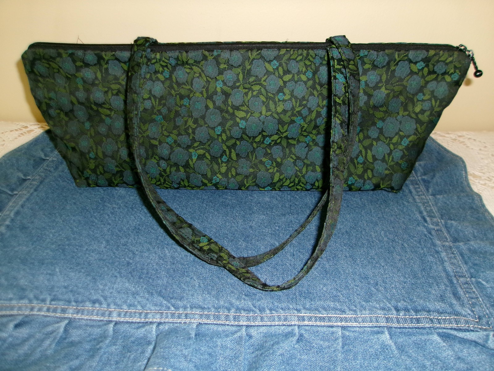 Maruca~ Pretty Jacquard Fabric Baguette Style Shoulder Bag~Blue Floral~Co. USA