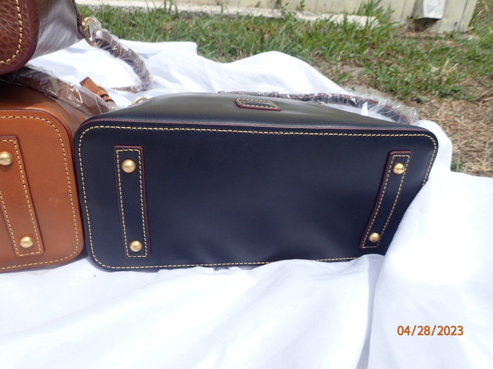 Dooney and Bourke Florentine Hobo Shoulder Bag $328 Original Packaging