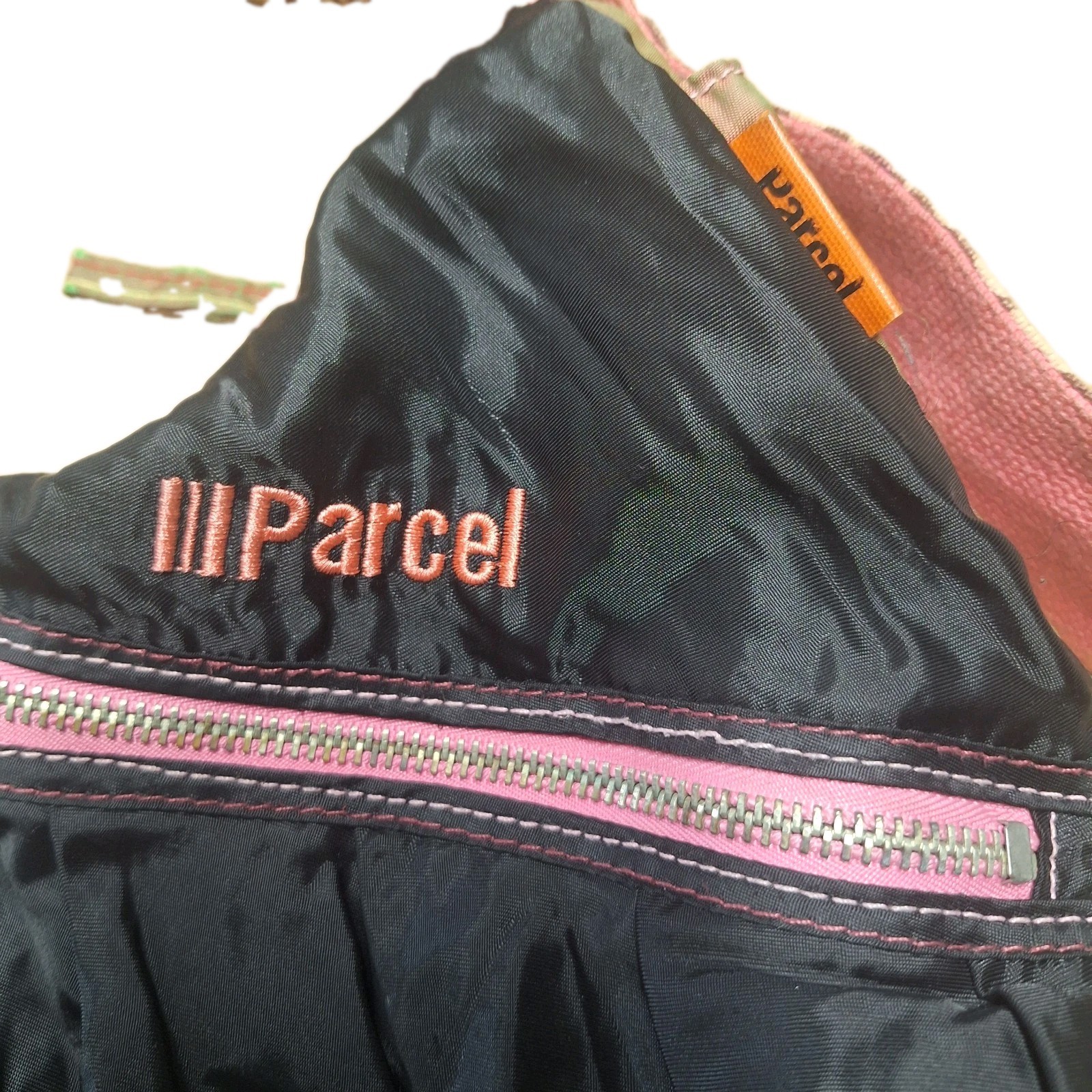 III PARCEL New York Sling Messenger Bag VTG Y2K Black & Pink Silky Light Unisex