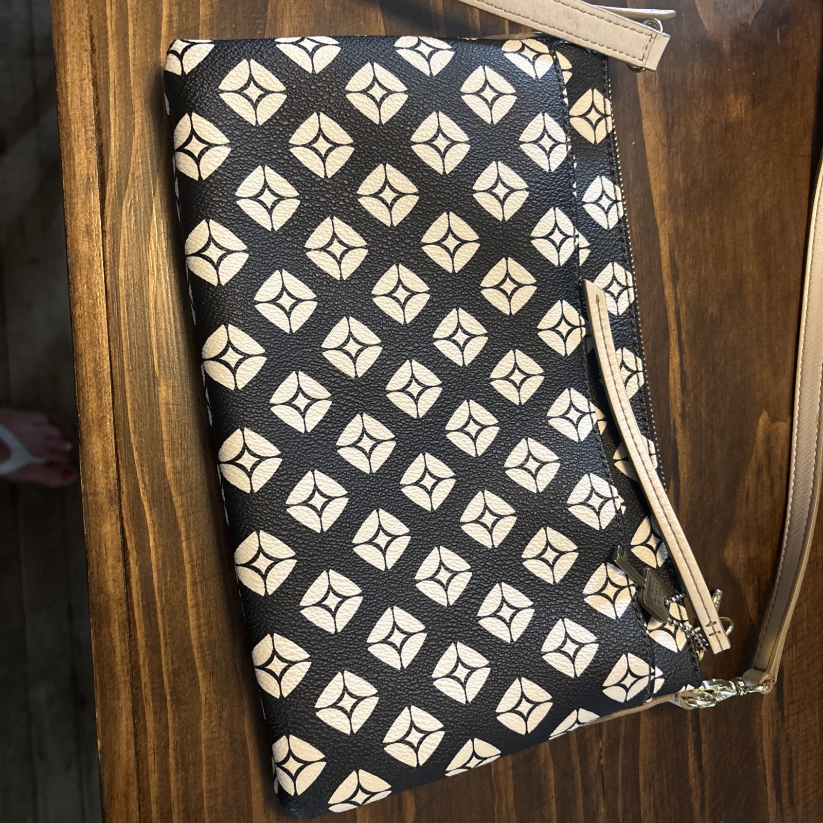Fossil black and cream geometric print small flat crossbody purse Flat bag NWOT