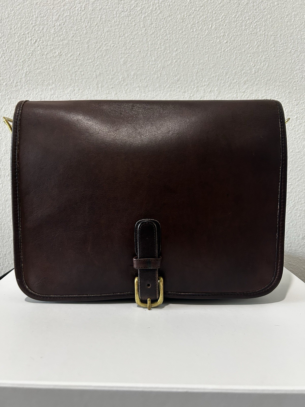 Style 9585 – Large Saddle Pouch, as shown in original Coach catalog in Mahogany
