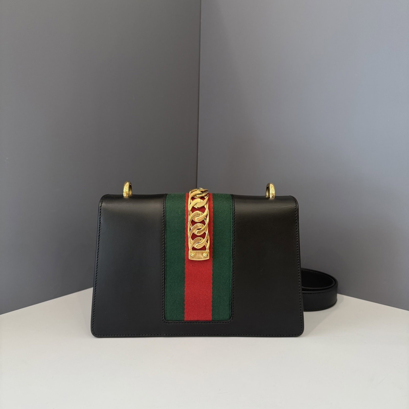 Gucci Small Sylvie Shoulder Bag Black Calfskin (ws010626i5)