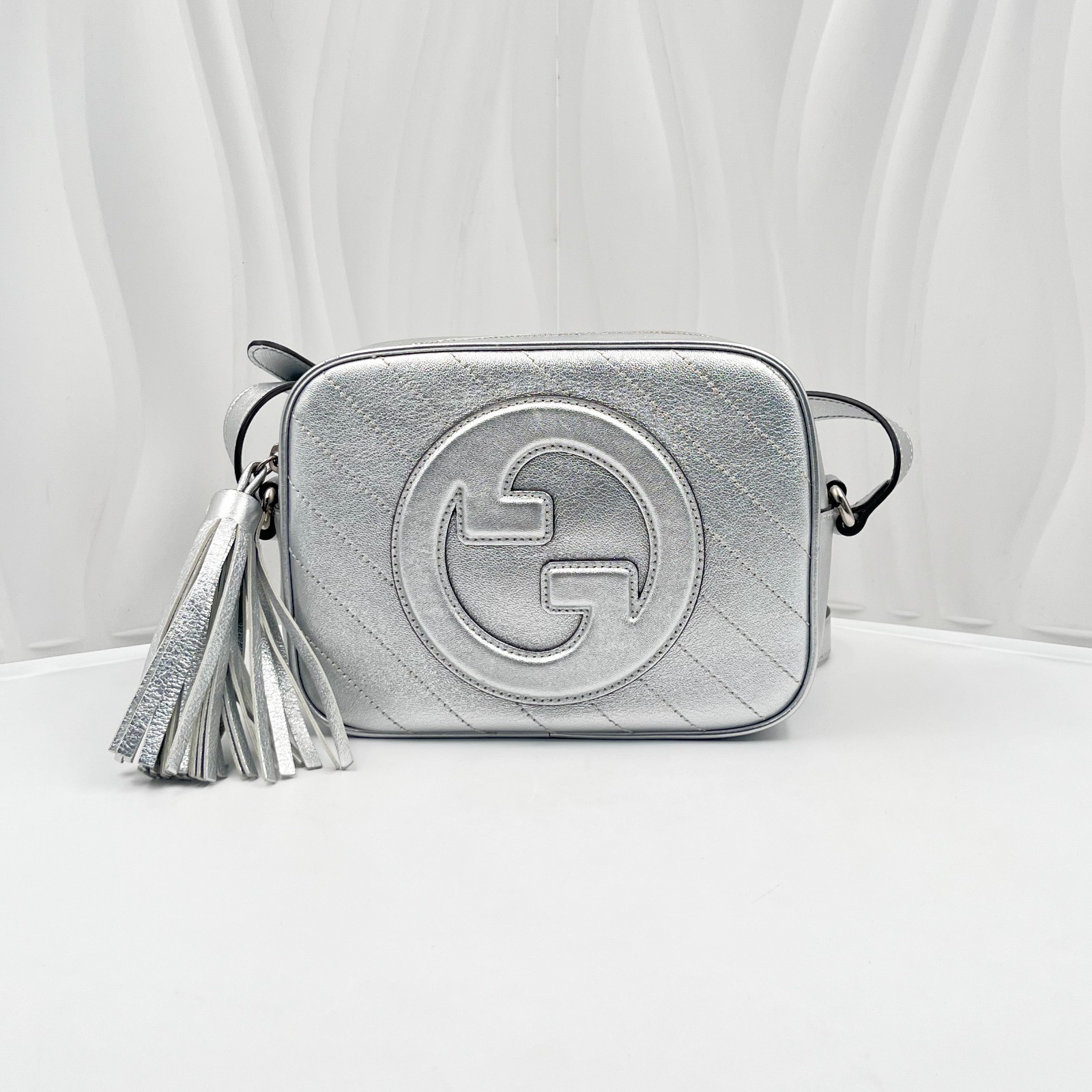 Gucci GG Blondie Shoulder Bag Leather Silver