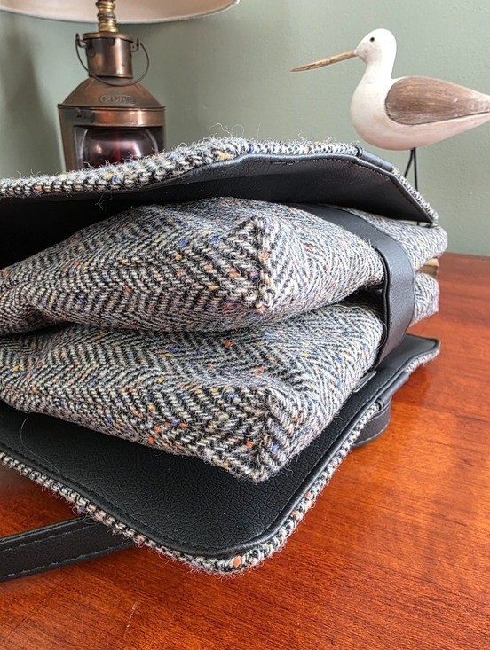 Mucros Weavers Fiona Herringbone Wool Tweed Crossbody Bag Gray Black