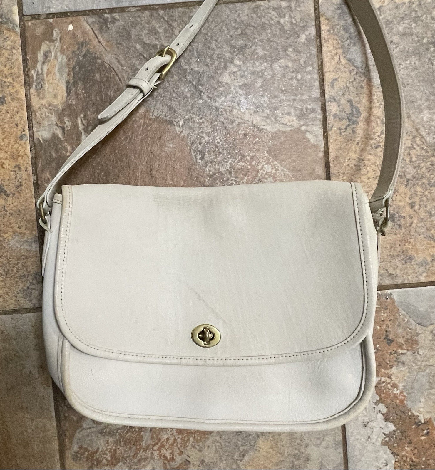 Vintage Coach City Shoulder Bag # 9790 Bone White – READ DESCRIPTION