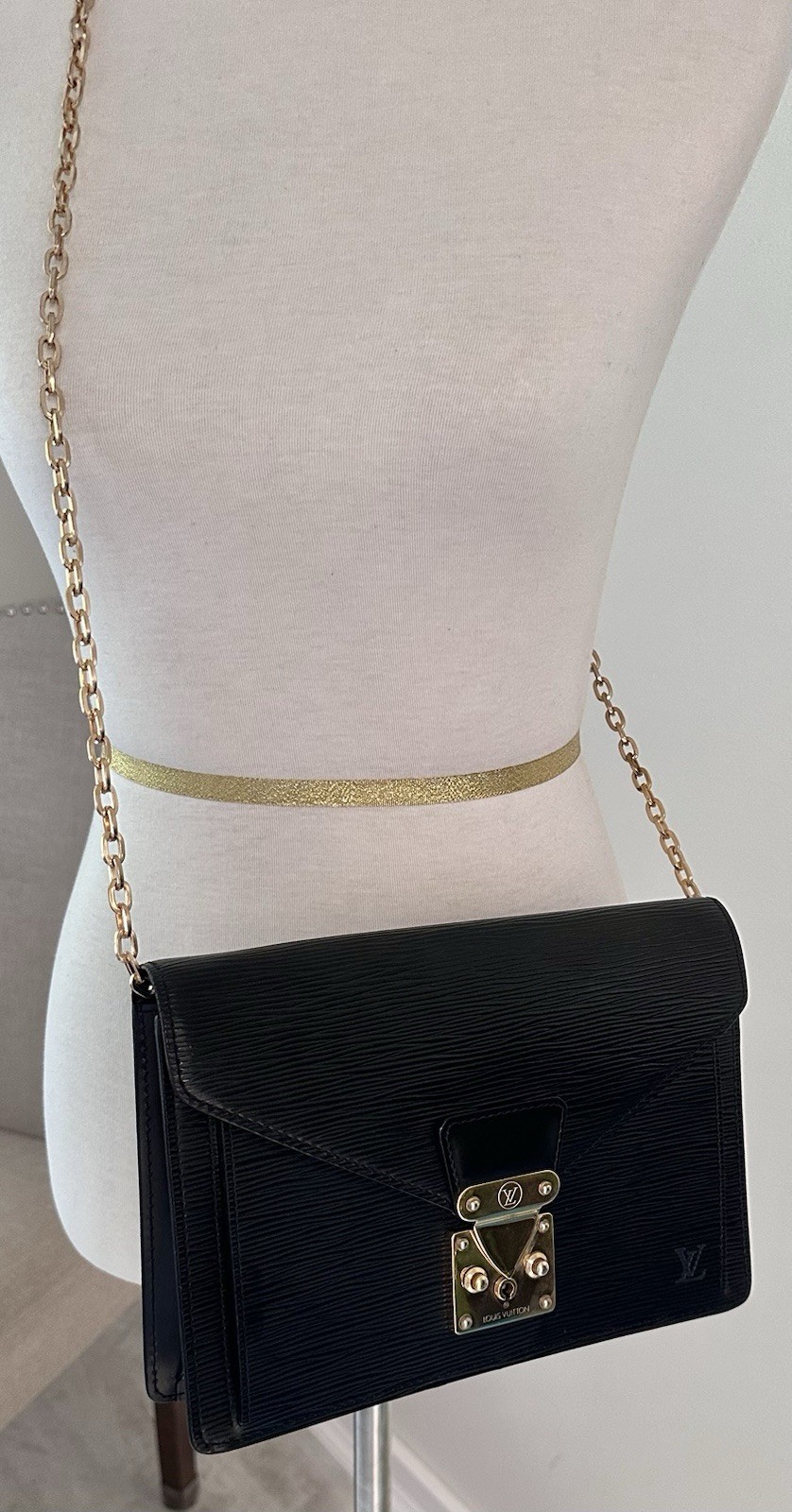 Louis Vuitton Black Epi Pochette Sellier Dragonne Clutch Wristlet Dust-bag COA