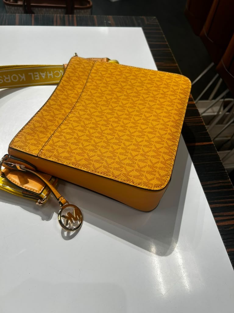 Michael Kors Small Messenger Handbag Crossbody Bag Purse Honeywheat Shoulder MK