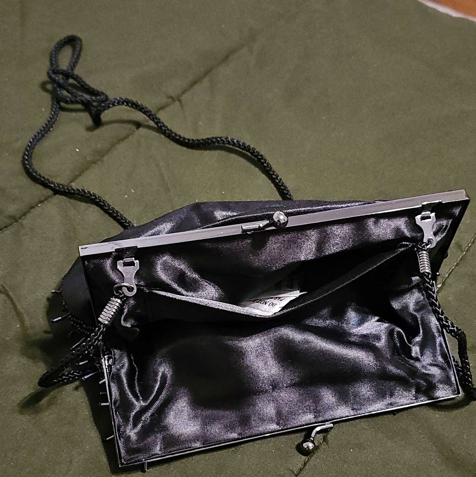 Women’s Black/Silver Beaded Sequin Clutch Kiss Lock Chain Shoulder Strap Small