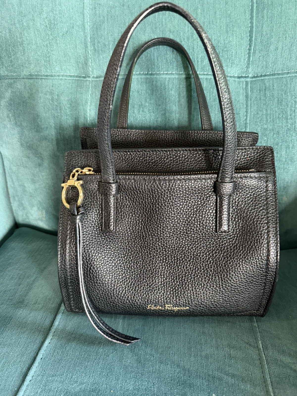 SALVATORE FERRAGAMO Medium Black “AMY” Tote – Excellent!