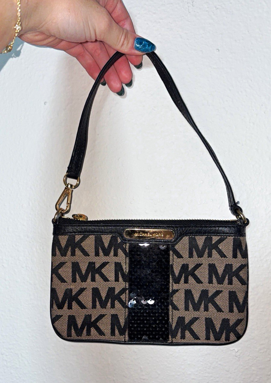 Vintage Michael Kors 7” Sequin Wristlet in Great condition