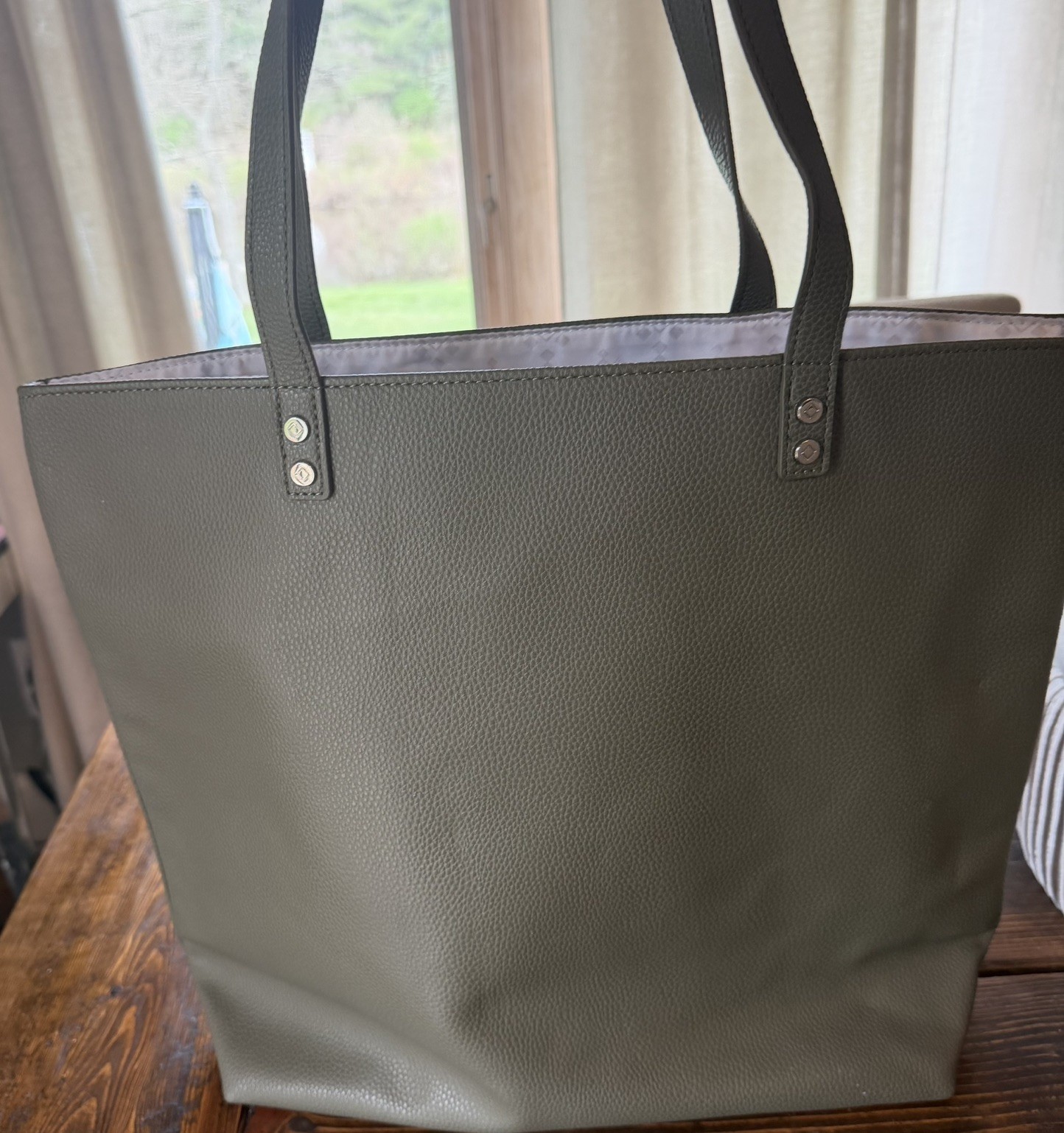 NEW Thirty One Around Town Tote Ooh La La Olive Pebble NEW WITHOUT TAGS