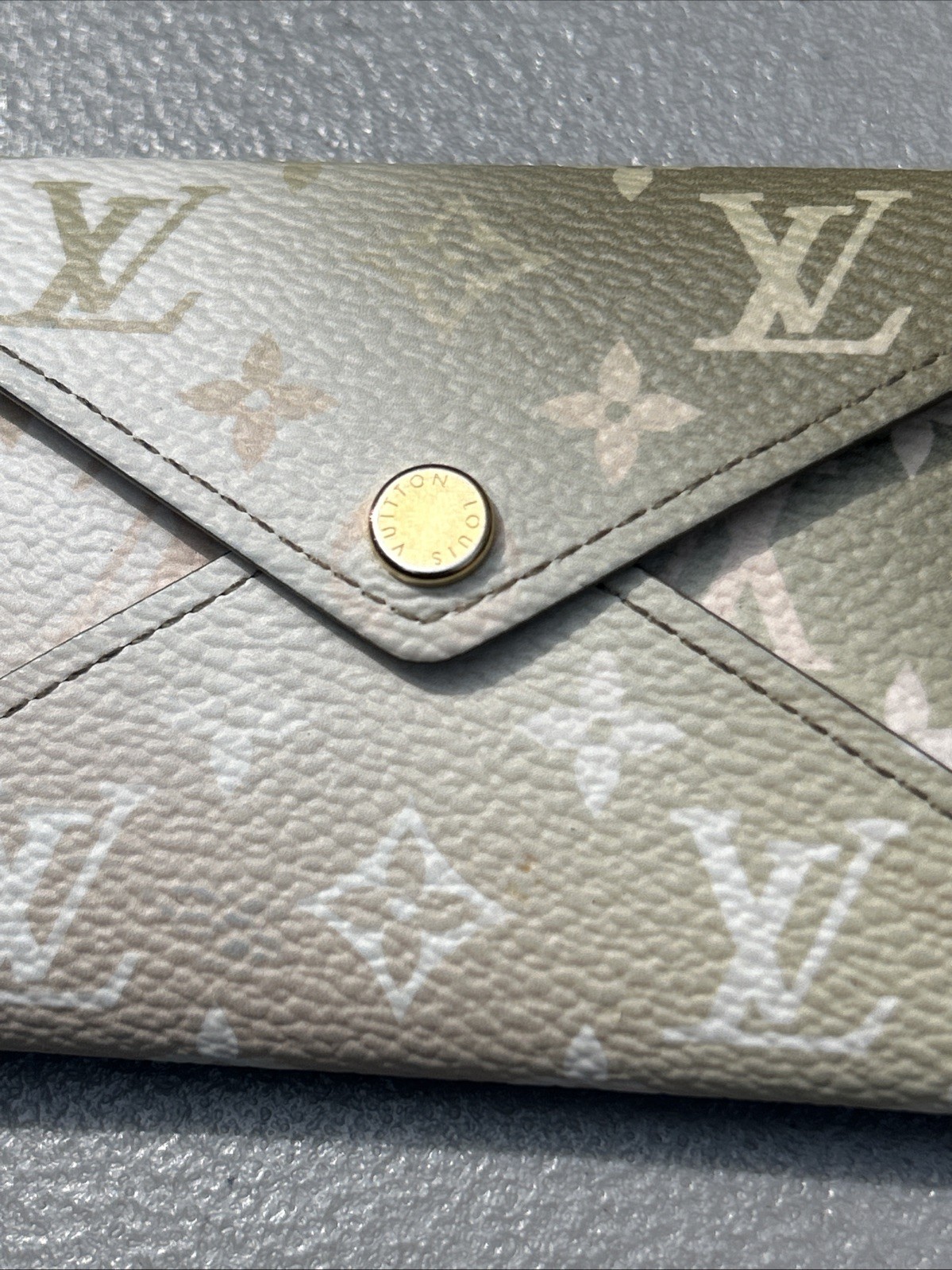 LOUIS VUITTON Pochette Kirigami Monogram/Spring in the City Sunrise Pastel SMALL