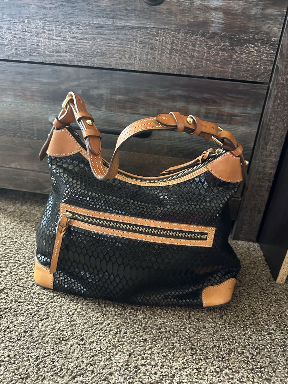 Dooney & Bourke Embossed Snake Hobo Shoulder Bag Zip Pockets Wristlet Black