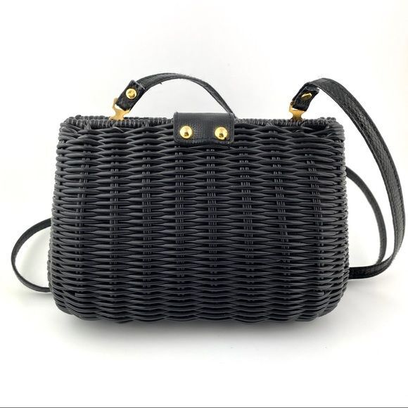 Black Woven Crossbody Purse Gold Twisting Latch 5.75″ H x 9″ W