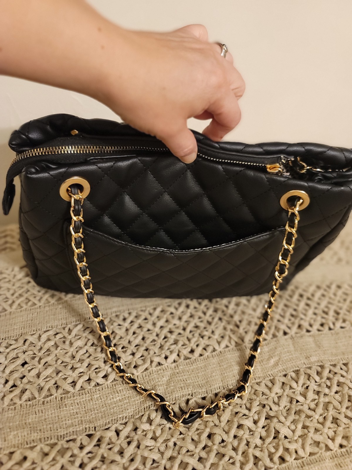 Alyssa Black Quilted Medium Shoulder Bag Zip Top Turn Lock Gold Chain Strap