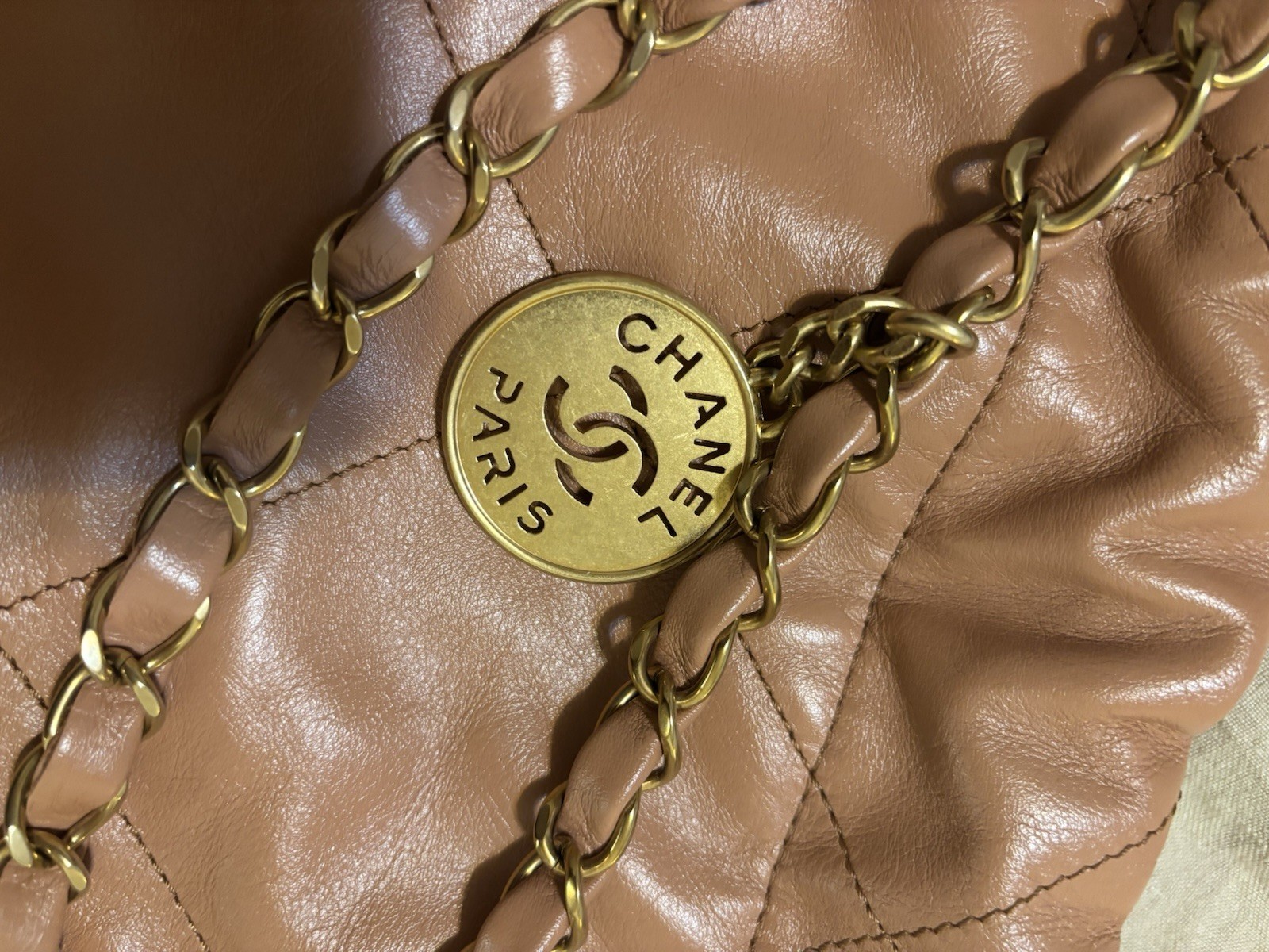 Chanel 22 Handbag Medium In Brown Retail $6400