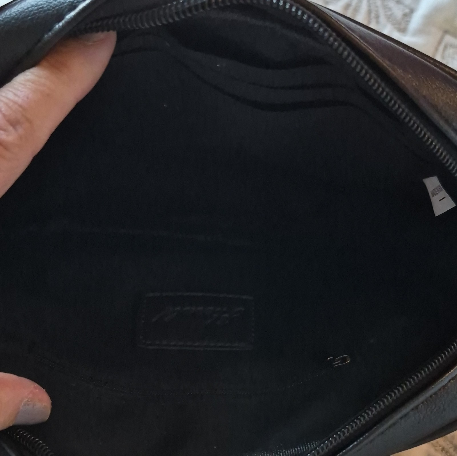 Herald NWOT Black Quilted V Crossbody Camera Bag Small Zipper Purse Boutique NEW