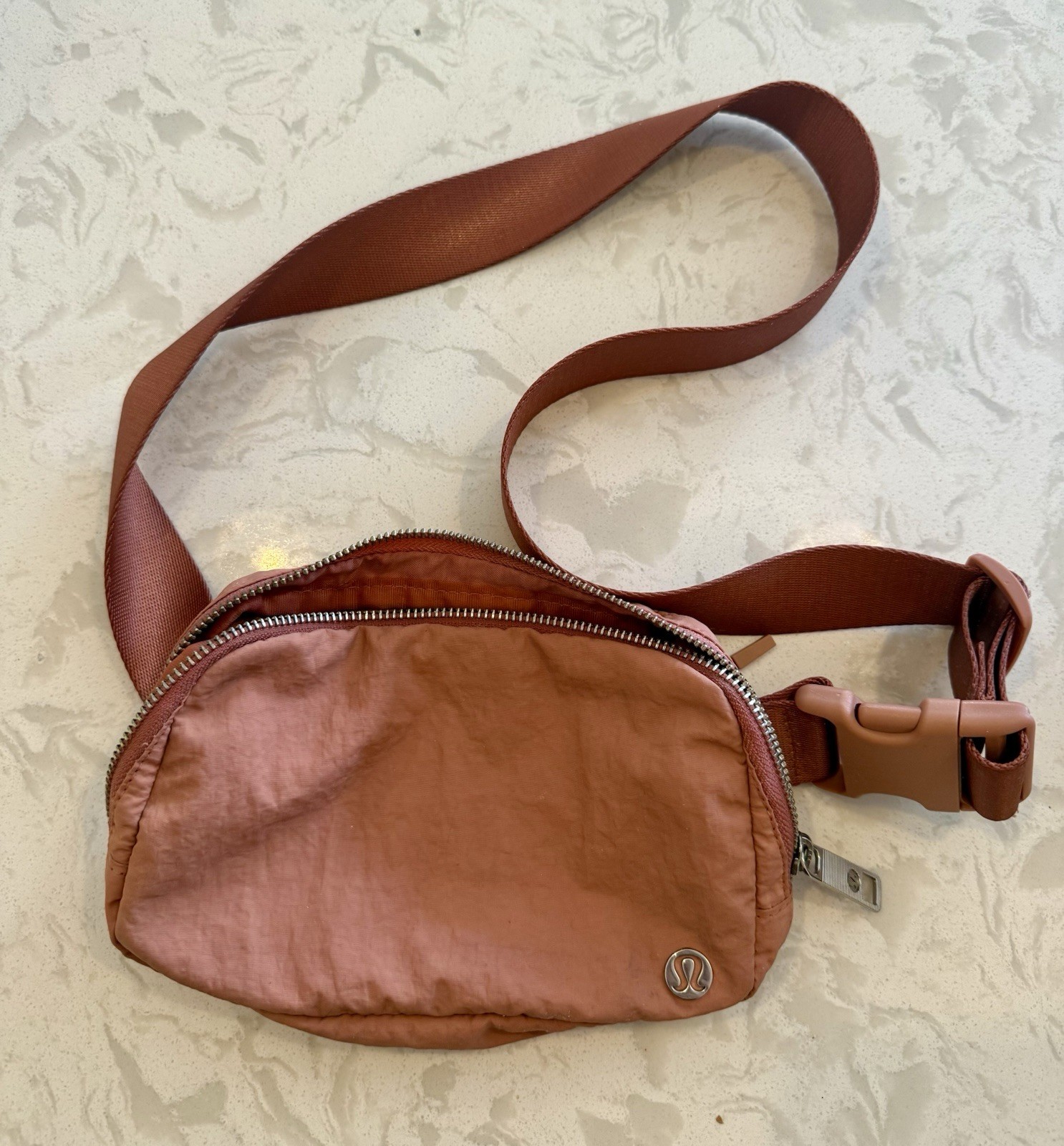 Lululemon Women’s Everywhere Belt Bag Dark Rose Coral