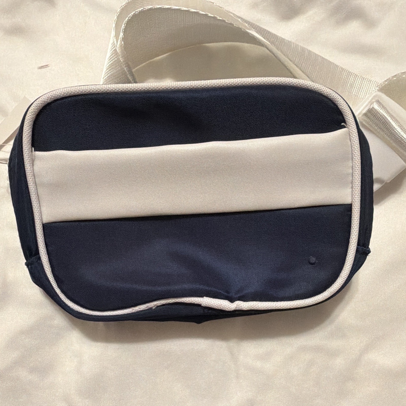 Yogalicious Colorblock Navy/White Belt Bag Fanny Pack Zip, Adjustable Strap