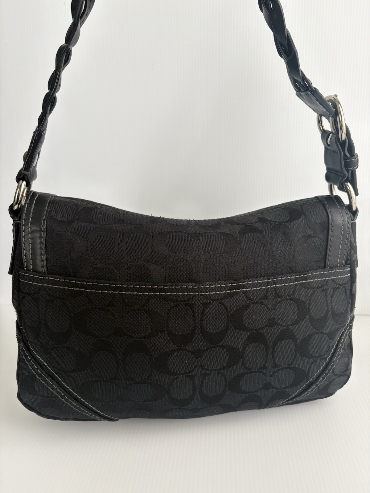 Vintage Coach Chelsea Signature Bag in black Turn lock /silver Hardware EUC