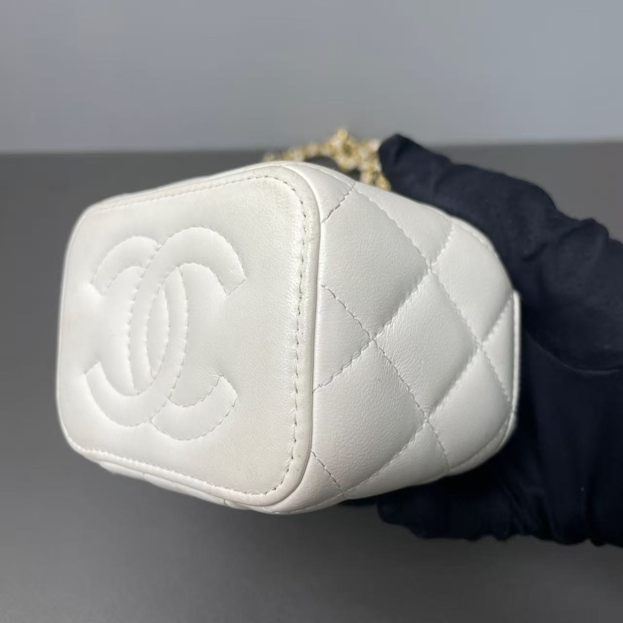 Chanel Mini Vanity Case White Lambskin Gold Pearl Ball Charm Extra Chains Auth