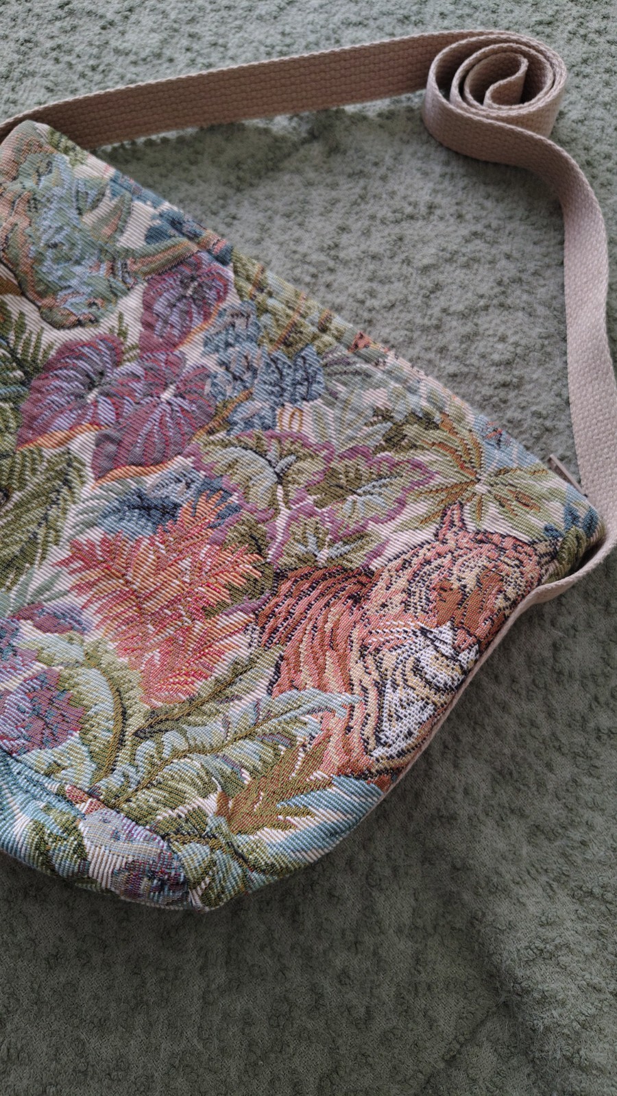 Doodle Bags Multicolor Floral Animal Shoulder Bag Purse Zip Closure