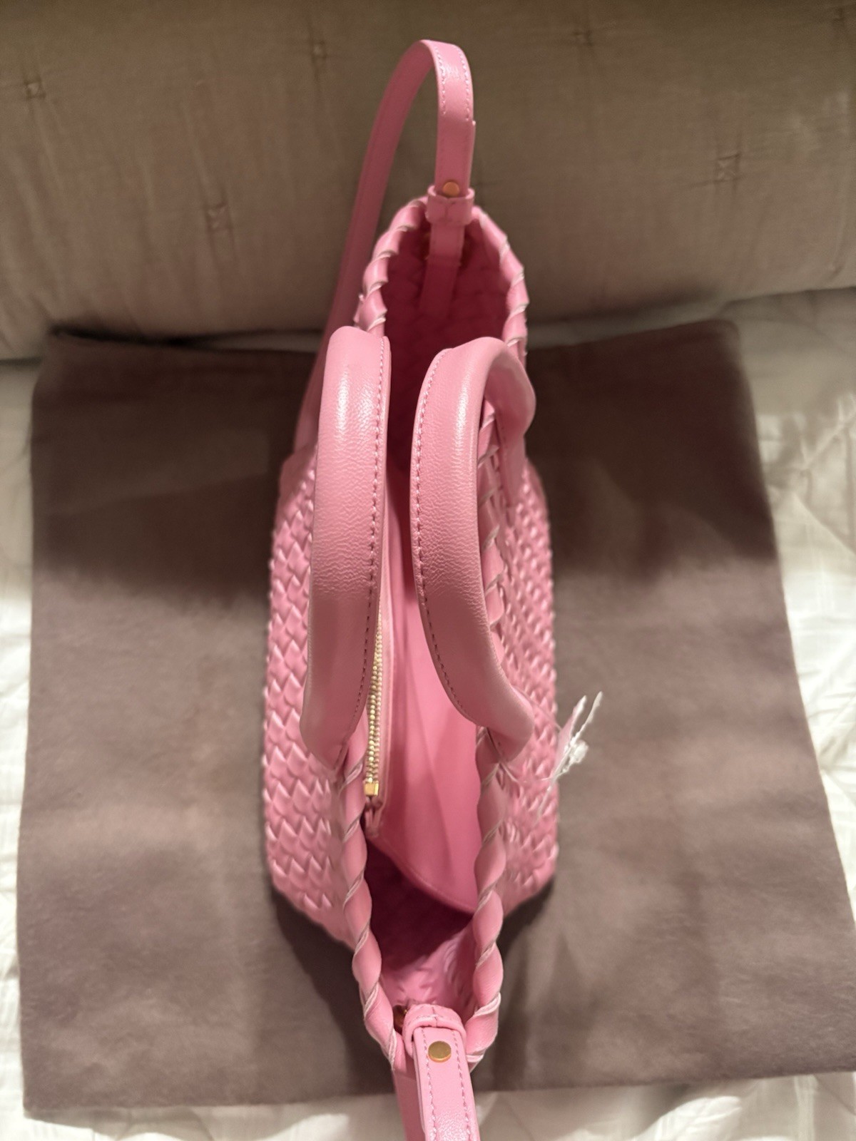 Bottega Veneta Intrecio Cabat Mini In Pink