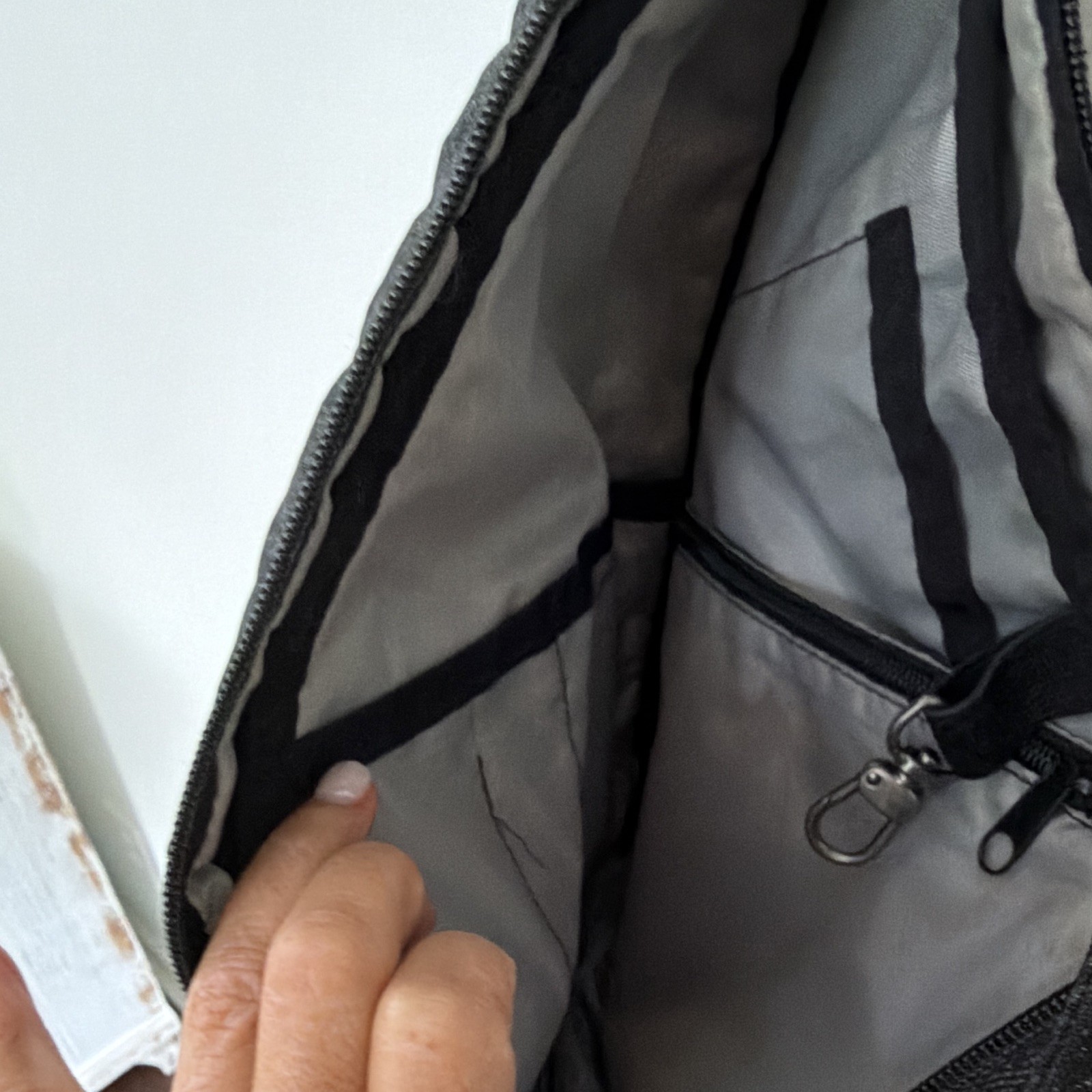 Ameribag Healthy Back Bag Crossbody Sling Backpack Black Nylon Ameri Bag