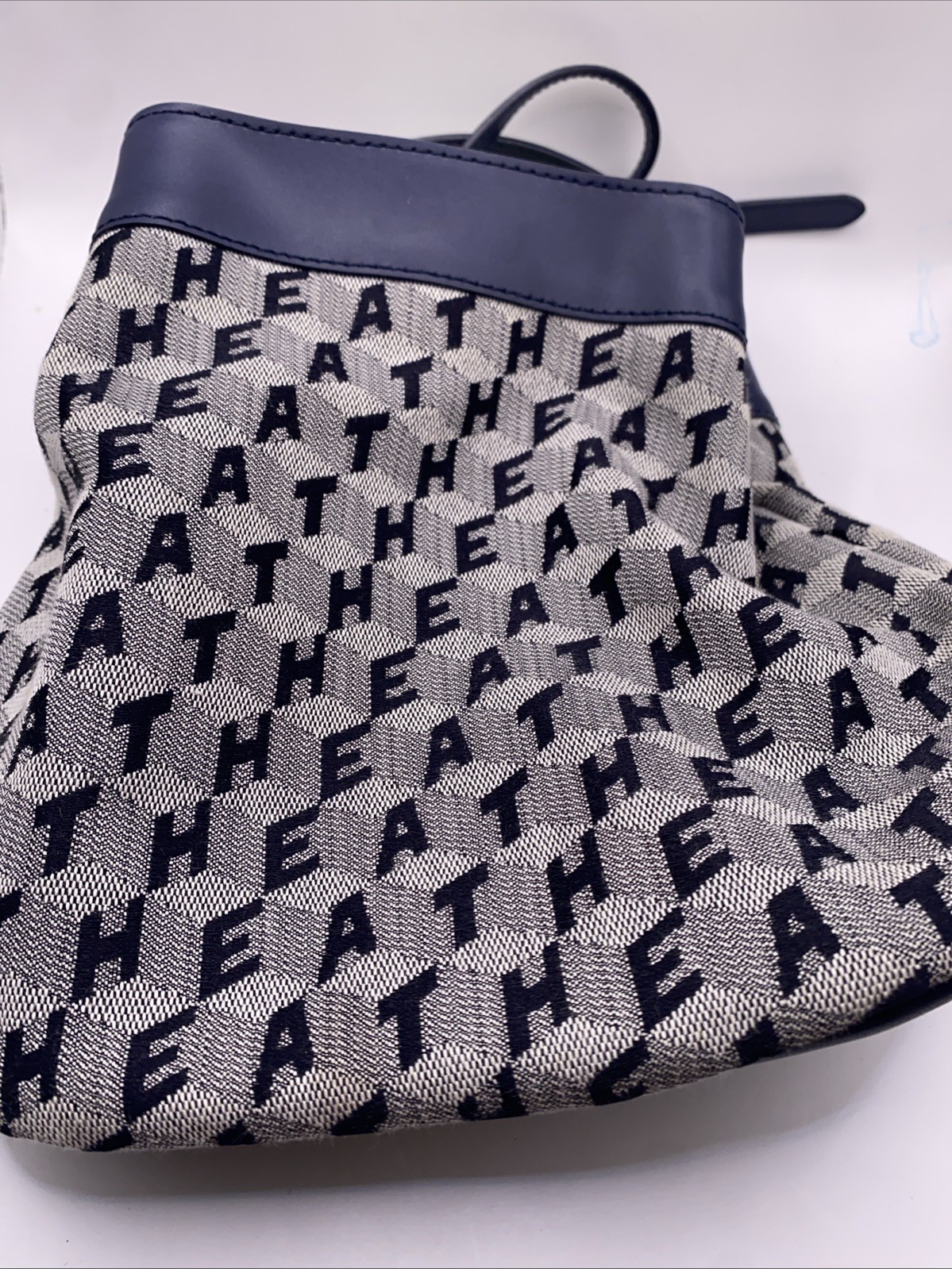 Athé Designer Vanessa Bruno Shoulder Bag, Navy with Fleuro Rope as is, Rare