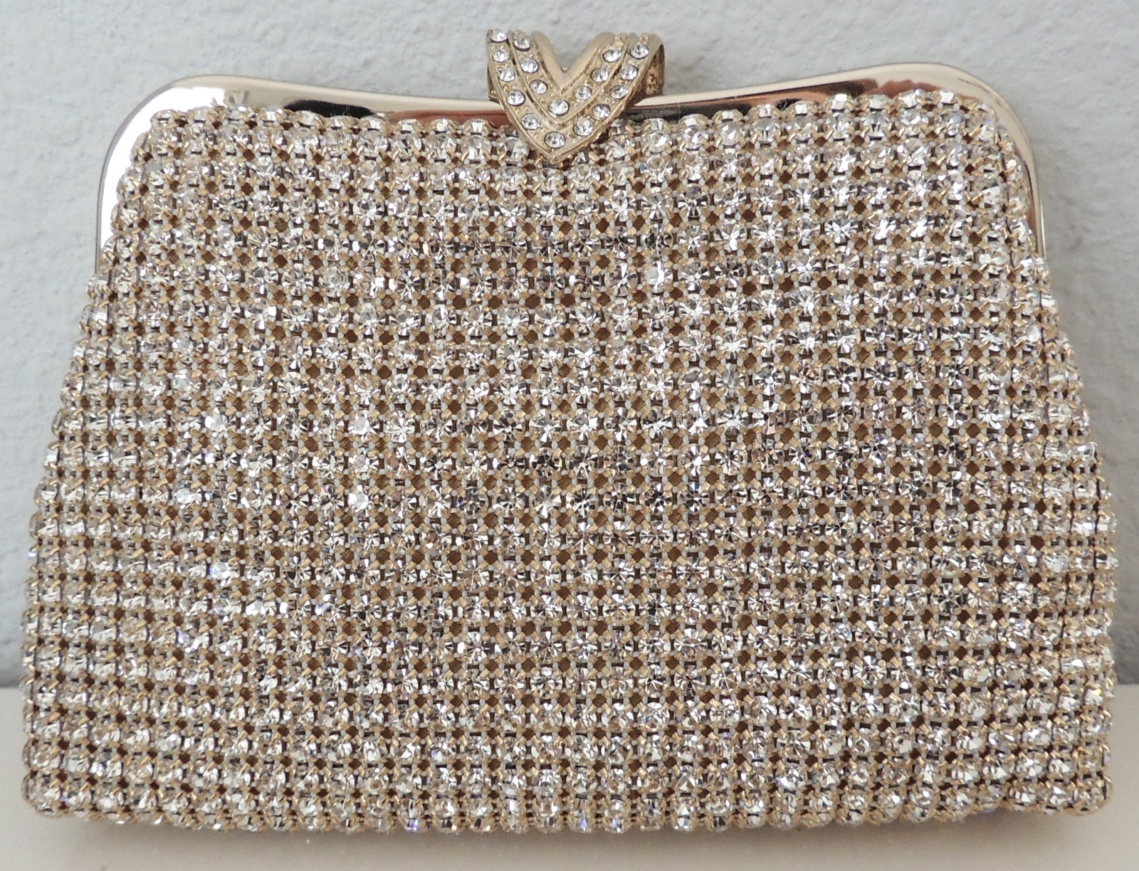 Crystal Beaded “V” Clasp Evening Clutch Handbag Purse – Gold – New!